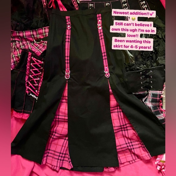 MY PINK & BLACK SKIRT COLLECTION POST💕🕷️ - Picture 2 of 4